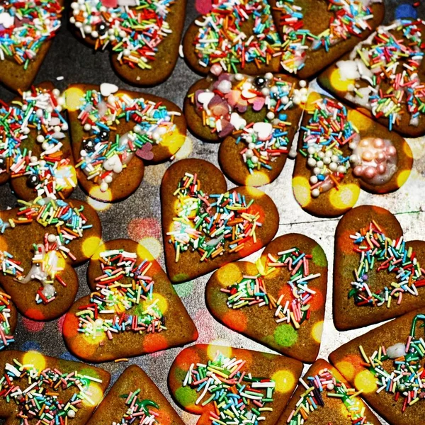 Homemade christmas cookies op een donkere tafel Rechtenvrije Stockafbeeldingen