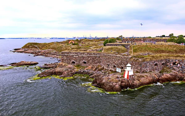 Бастіони Фінська фортеці Suomenlinna в Гельсінкі, Фінляндія — стокове фото