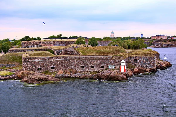 Бастіони Фінська фортеці Suomenlinna в Гельсінкі, Фінляндія Стокова Картинка