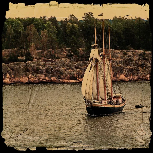 Sail ship. Photo in vintage image style — Stock Photo, Image