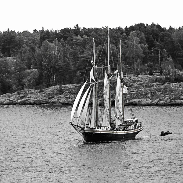 Sail ship. Photo in vintage image style — Stock Photo, Image