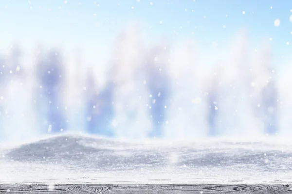Зимовий Сніг Покрив Ліс Дерев Яним Столом — стокове фото