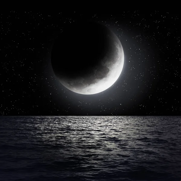Luna Sulla Superficie Del Mare Con Riflesso Elementi Questa Immagine — Foto Stock