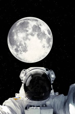 Uzayda bir astronot. Bu görüntünün elementleri NASA tarafından desteklenmektedir