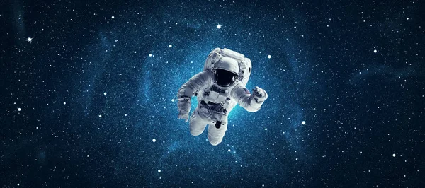 Uzayda Bir Astronot Görüntünün Elementleri Nasa Tarafından Desteklenmektedir Telifsiz Stok Fotoğraflar