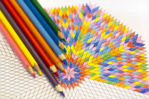 그리기 파일에 색연필으로 그리기 만다라 — 스톡 사진