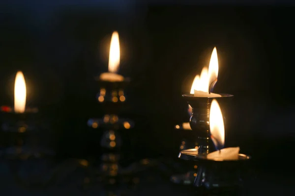 Candele Accese Nel Candelabro — Foto Stock