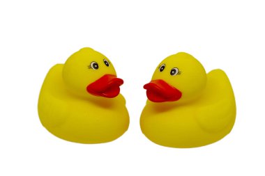 arka plan üzerinde izole sarı lastik ördek banyo