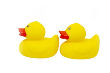 arka plan üzerinde izole sarı lastik ördek banyo