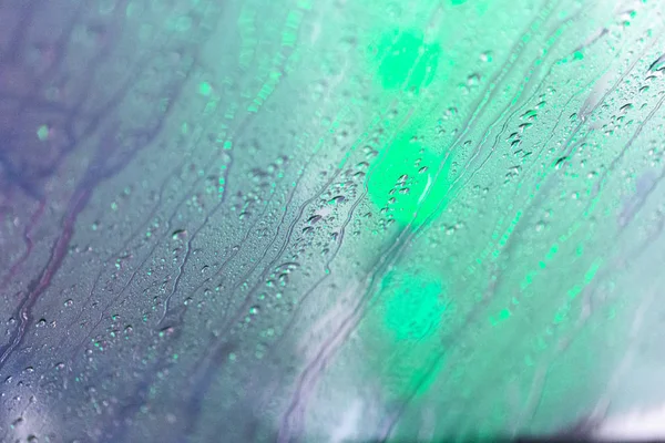 Textura Água Vidro Carro Durante Lavagem Carro Com Diferentes Destaques — Fotografia de Stock