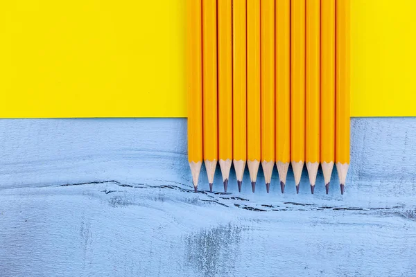 Yellow Pencils Yellow Background — Stock Photo, Image