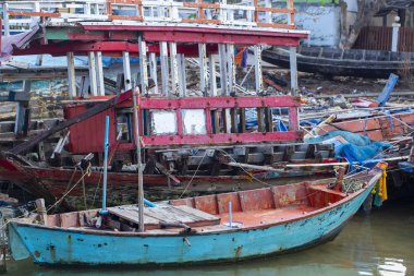 Asya'nın kırık eski tekneler