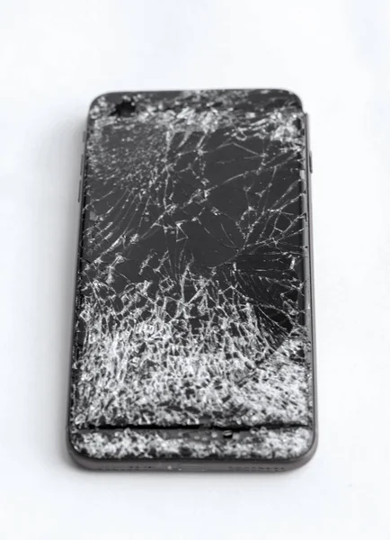 Σπασμένο τηλέφωνο οθόνη close-up σε λευκό φόντο — Φωτογραφία Αρχείου