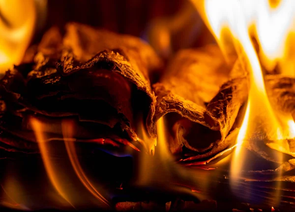 Ein Altes Buch Das Kamin Brennt Ein Feuer Kamin — Stockfoto