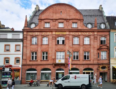 Almanya 'nın Lorrach şehrinin merkezindeki eski bina.