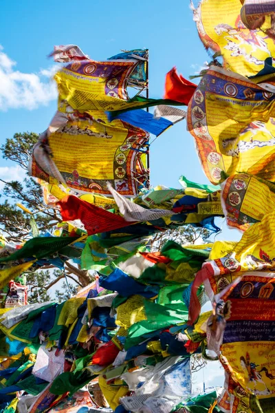 Bandeiras Oração Budista Com Rito Religioso — Fotografia de Stock