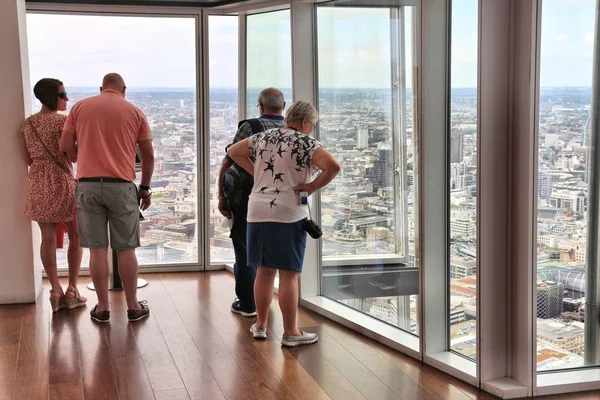 Londýn Července 2016 Lidé Navštívit Londýn Overlook Budově Shard Úroveň — Stock fotografie