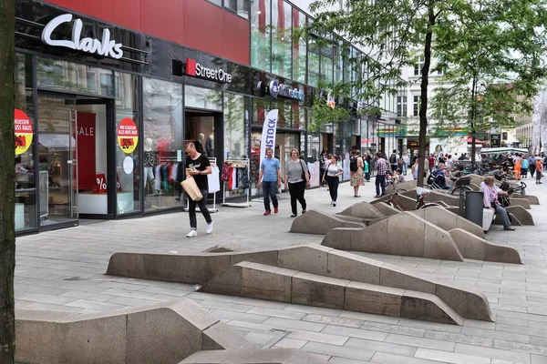 Leipzig Germany May 2018 People Shop Grimmaische Street Leipzig Germany — Stock Photo, Image