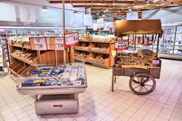 Apulie Itálie Června 2017 Supermarket Výrobků Regionu Apulie Itálie Italské — Stock fotografie