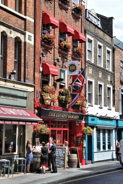 London Wielka Brytania Lipca 2016 Ludzie Odwiedzić Pub Covent Garden — Zdjęcie stockowe