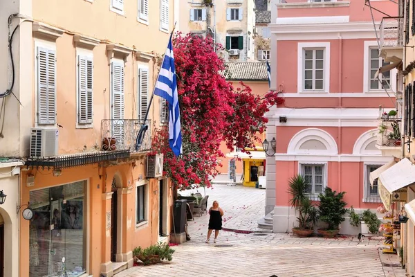 Corfu Grécia Junho 2016 Pessoas Visitam Cidade Corfu Grécia Cidade — Fotografia de Stock