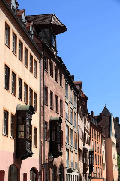 Nuremberg Allemagne Vue Rue Résidentielle Avec Balcons Traditionnels Bois Loggias — Photo