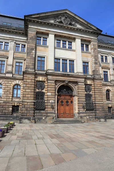 Город Дрезден Германии Государство Саксония Министерство Финансов — стоковое фото