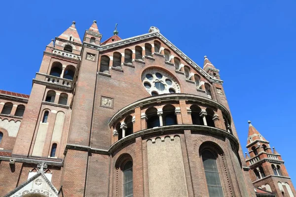 Szeged Macaristan adak kilisede. Romanesk revival mimarisi.