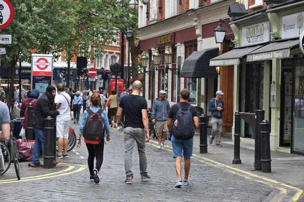 London Велика Британія Липня 2016 Люди Відвідують Район Сохо Лондоні — стокове фото