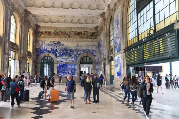 Porto Portugal Mai 2018 Menschen Besuchen Den Bahnhof Sao Bento — Stockfoto
