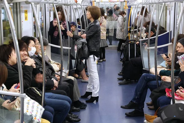 Tokyo Japan December 2016 Passagerare Åker Tunnelbana Tokyo Med Mer — Stockfoto