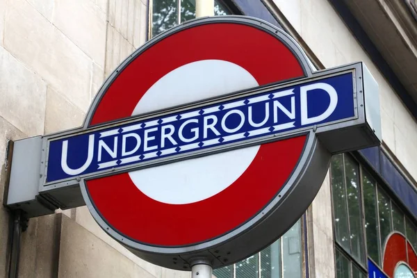 Londýn Červenec 2016 Londýnského Metra Stanice Znamení Londýně Londýnské Metro — Stock fotografie