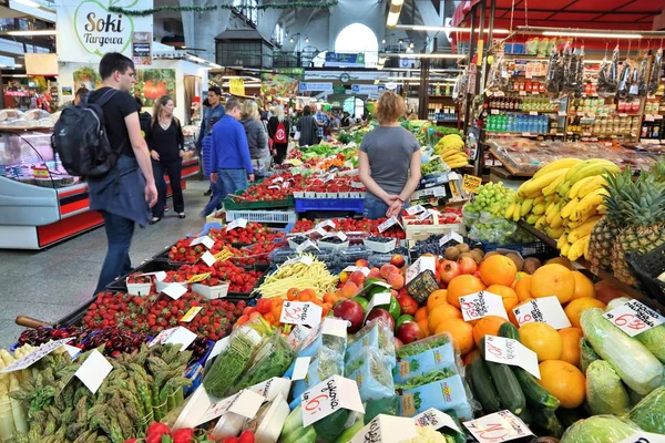 Wroclaw Poland May 2018 Shoppers Visit Wroclaw Market Hall Hala — Stock Photo, Image