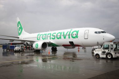 Katowice, Polonya - 11 Temmuz 2017: Transavia Boeing 737 Katowice Airport, Polonya. 3.8 milyon yıllık yolcu (2017 ile Polonya, 4 en işlek Havaalanı olduğunu).