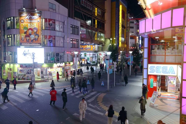 Tokyo Giappone Novembre 2016 Gente Visita Notte Quartiere Ikebukuro Tokyo — Foto Stock