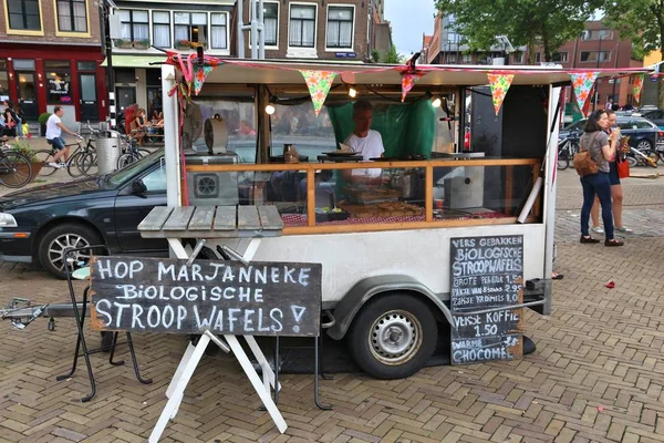 Amsterdam Netherlands July 2017 Traditional Stroopwafel Maker Vendor Amsterdam Netherlands — Stock Photo, Image