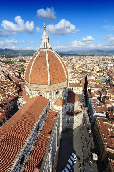 フィレンツェの大聖堂のドーム都市の景観 トスカーナ州 イタリアの古い町の建築 — ストック写真