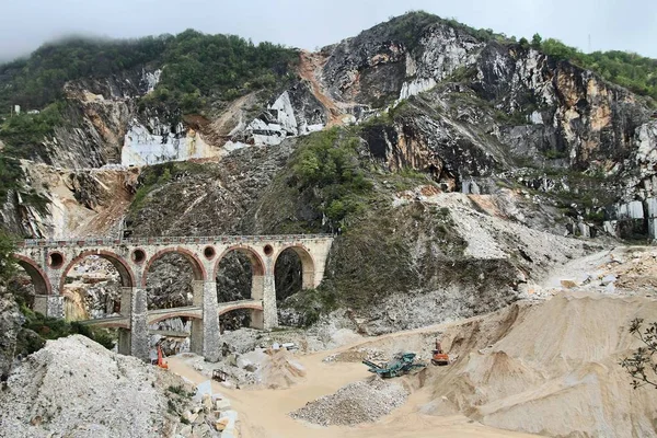 Carrara Italië Marmeren Steengroeve Vallei Van Fantiscritti Brug Miseglia Apuaanse — Stockfoto