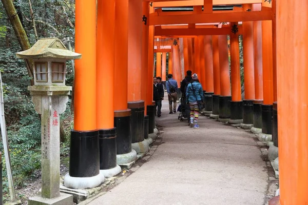 Kyoto Japan November 2016 People Visit Torii Gates Fushimi Inari — Stock Photo, Image