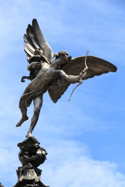 Londra, İngiltere - Piccadilly Sirki 'nde Eros heykeli.