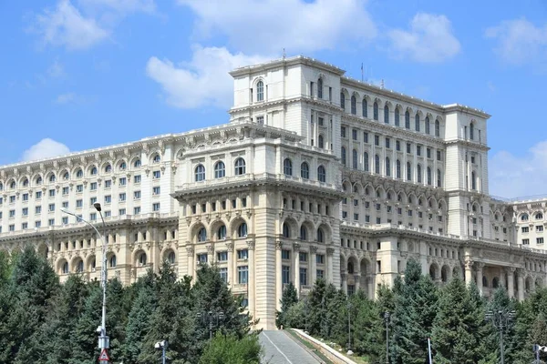 Παλάτι Του Κοινοβουλίου Της Ρουμανίας Ορόσημο Στο Βουκουρέστι Ρουμανική Πρωτεύουσα — Φωτογραφία Αρχείου