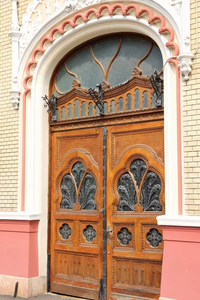 Město Oradea Rumunsko Pravoslavný Biskup Palác Dřevěné Dveře — Stock fotografie