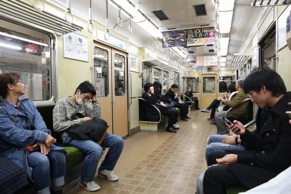 Осака Японія Листопада 2016 Пасажирів Їздити Hankyu Поїзд Осаці Корпорація — стокове фото