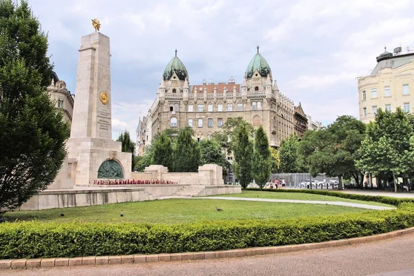 Budapeszt Węgry Czerwca 2014 Szabadsag Plac Pomnik Radzieckich Budapeszcie Jest — Zdjęcie stockowe