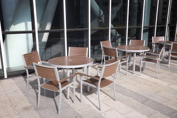 Generieke Moderne Buitencafé Tokio Japan Eenvoudige Stoelen Tafels — Stockfoto