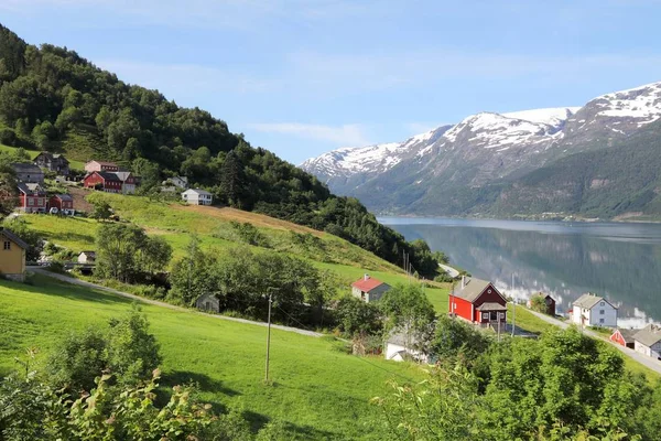 ノルウェーのフィヨルドの風景 ハードレンジャー フィヨルドの一部はソールフィヨルドと呼ばれています 朝の景色 — ストック写真