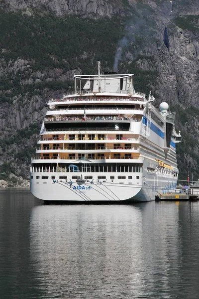 挪威艾菲约德 2015年7月17日 Aidasol 邮轮在挪威 迈尔于2011年建于梅尔 它可以携带2174名乘客 并由阿伊达邮轮运营 — 图库照片