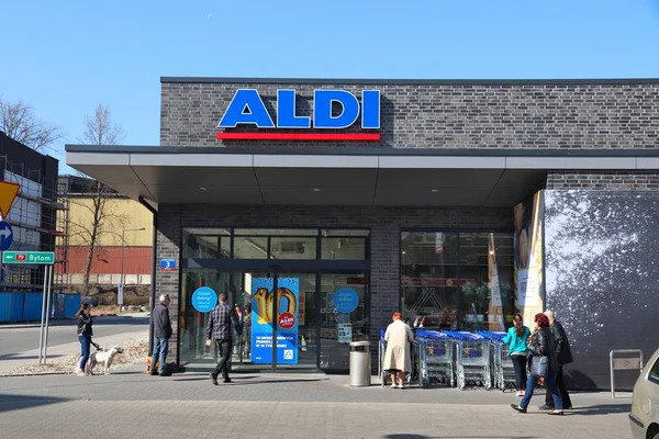 Chorzow Polonia Abril 2018 Gente Visita Supermercado Aldi Chorzow Polonia —  Fotos de Stock