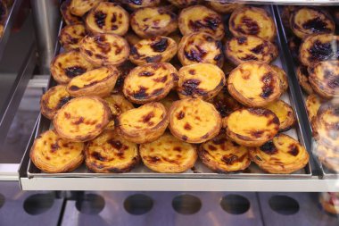Pasteis de nata - geleneksel Portekizce mutfağı yumurta tart krem ile doldurma.