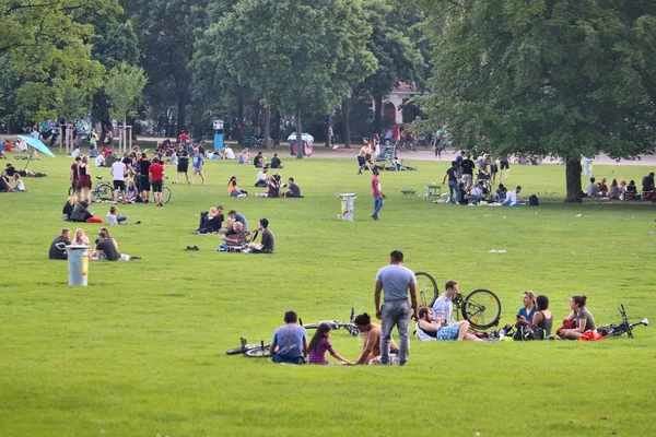 Dresden Germany May 2018 People Spend Summer Day Alaunplatz Park — Stock Photo, Image